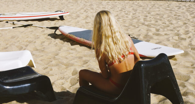 “Limoncello, cigarettes and beach chair sex”: FJ readers share their holiday romance stories